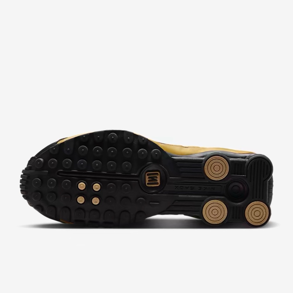Nike WMNS Shox R4
Sneakers 
Black/Metallic Silver/Metallic
Gold
Style AR3565-005 - Picture 4 of 16